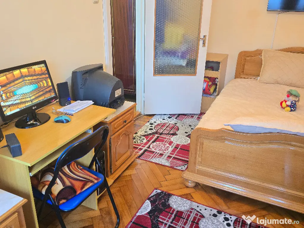 Vand apartament 2 camere in Deva, zona Zamfirescu, et. 2 