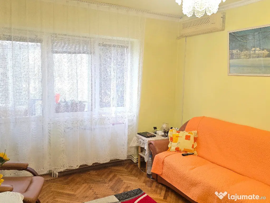 Vand apartament 2 camere in Deva, zona Zamfirescu, et. 2 