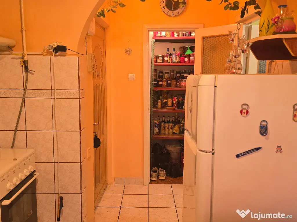 Vand apartament 2 camere in Deva, zona Zamfirescu, et. 2 