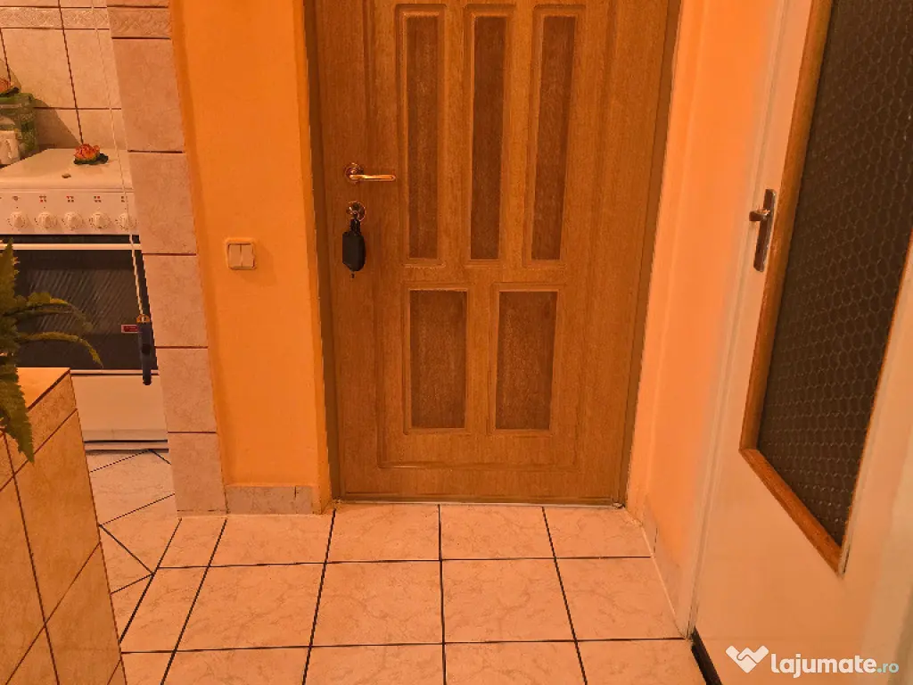 Vand apartament 2 camere in Deva, zona Zamfirescu, et. 2 
