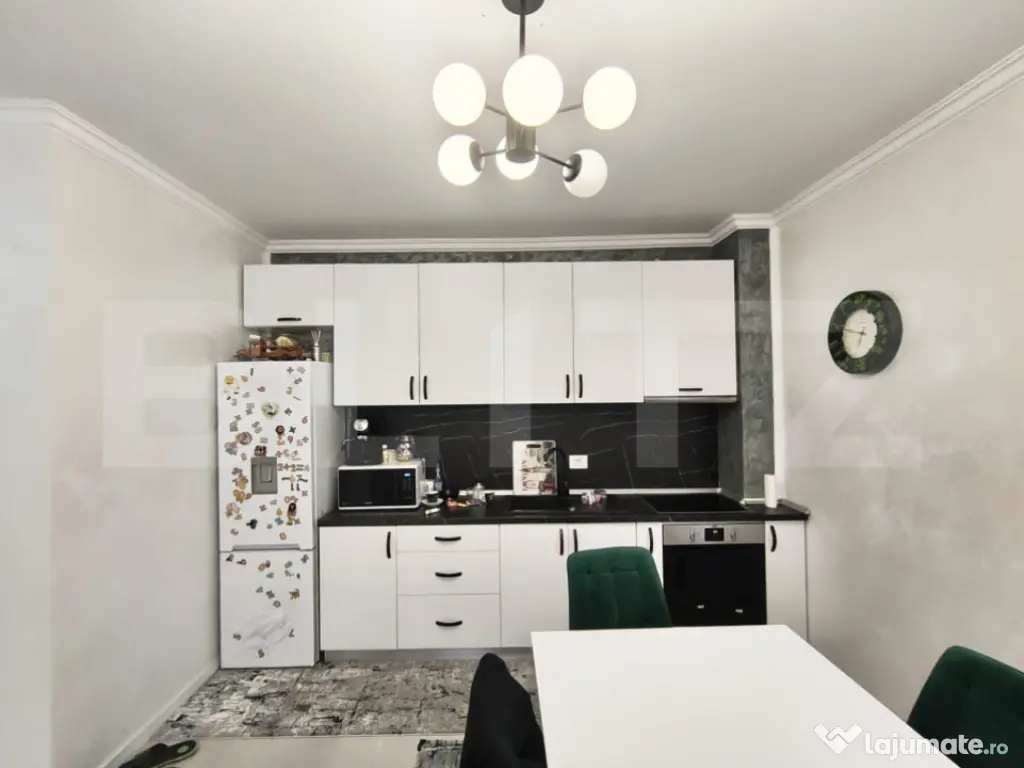 Apartament cu 3 camere, 2 bai, loc parcare - Prima Universi