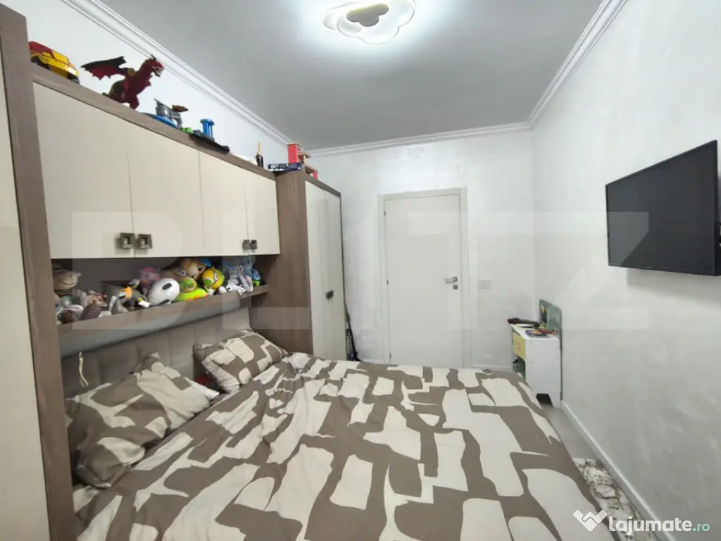 Apartament cu 3 camere, 2 bai, loc parcare - Prima Universi