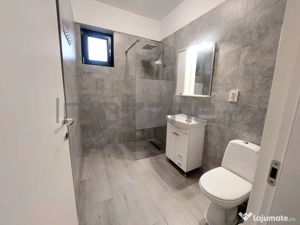 Garsoniera, 42 mp, decomandata, bucatarie 11 mp, mobilata... 