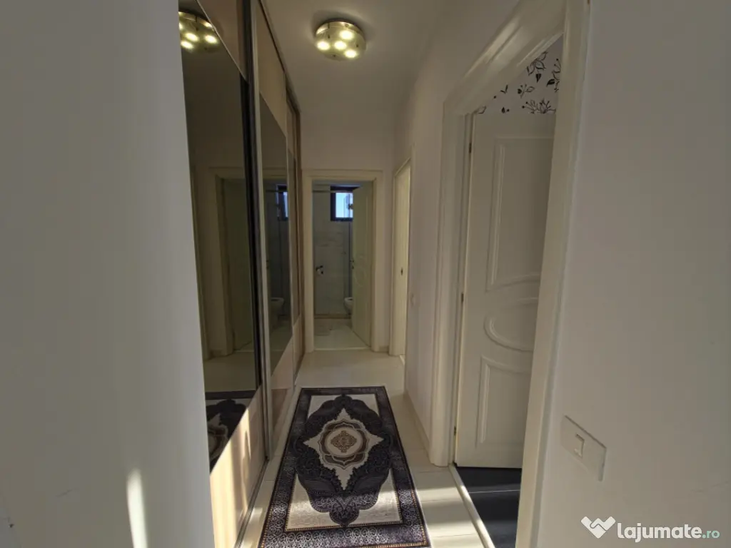 Tomis Plus 2 camere luminos bucătărie închisă lift mobil