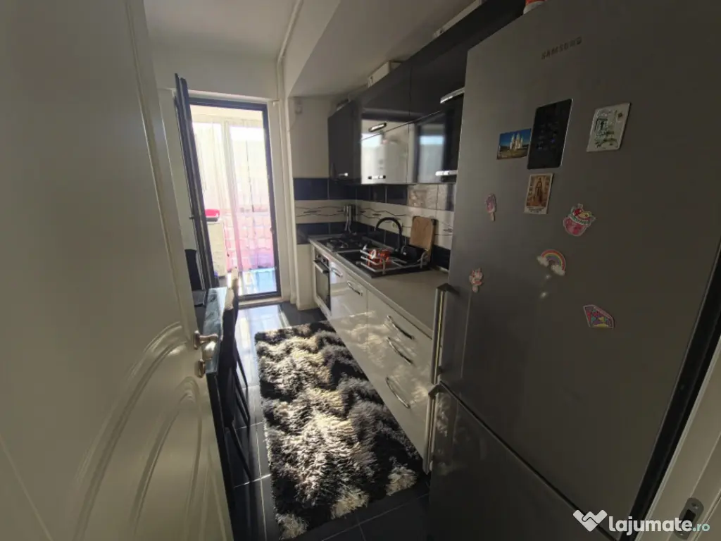 Tomis Plus 2 camere luminos bucătărie închisă lift mobil