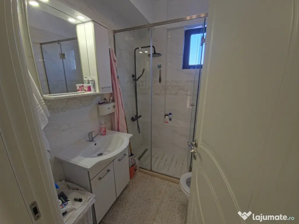 Tomis Plus 2 camere luminos bucătărie închisă lift mobil