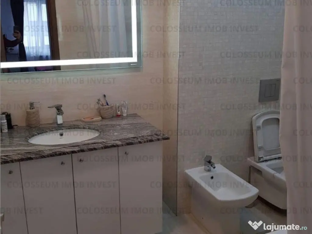 Apartament 3 camere, decomandat - zona Tractorul