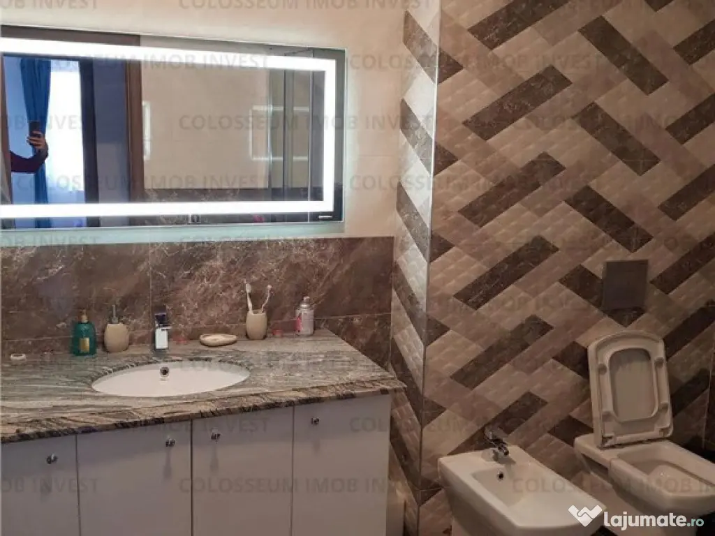 Apartament 3 camere, decomandat - zona Tractorul