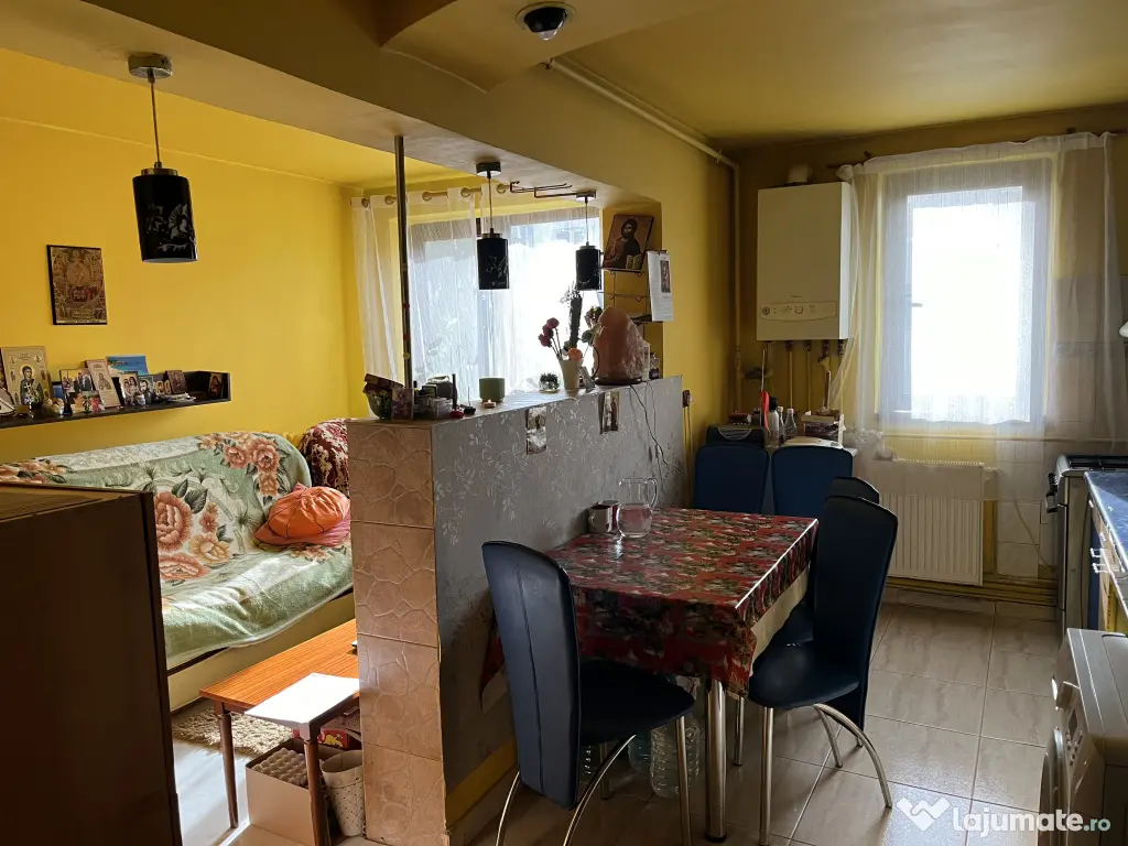 Apartament mobilat, 3 camere, Aleea Plopilor, zona Decebal