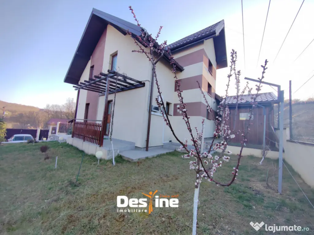 BÂRNOVA - Casă individuală P+1+POD, 140 mp + 380 mp teren 