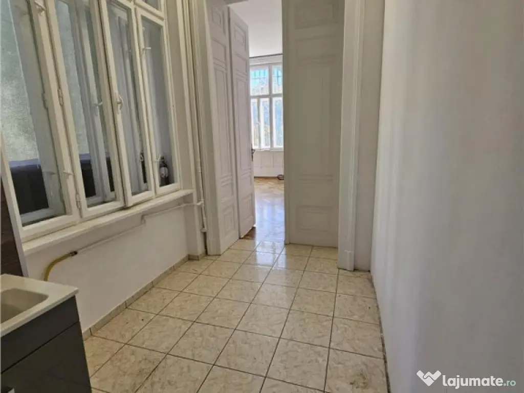 Studio Livada Postei ULTRACENTRAL Brasov cu parcare, beci s 