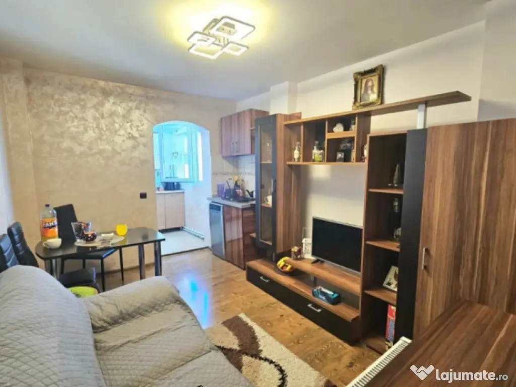 Apartament 3 camere decomandat zona Hipodrom 