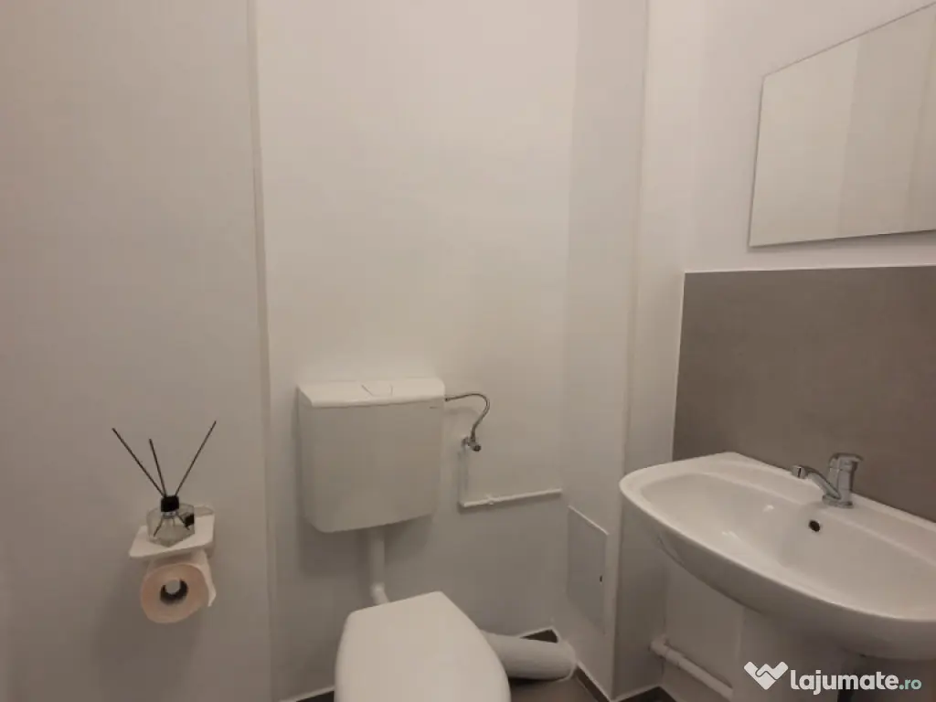 Apartament 3 camere decomandat zona Hipodrom 