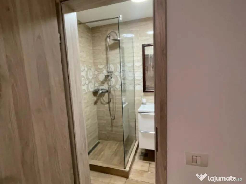 Apartament 4 camere zona Victoria