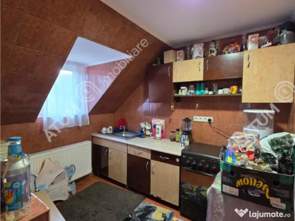 Apartament cu 3 camere decomandate la casa cu curte zona Tre 