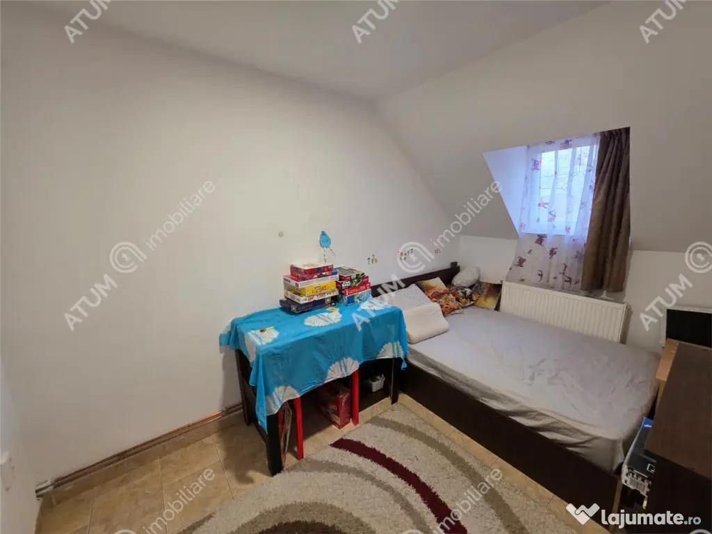 Apartament cu 3 camere decomandate la casa cu curte zona Tre 