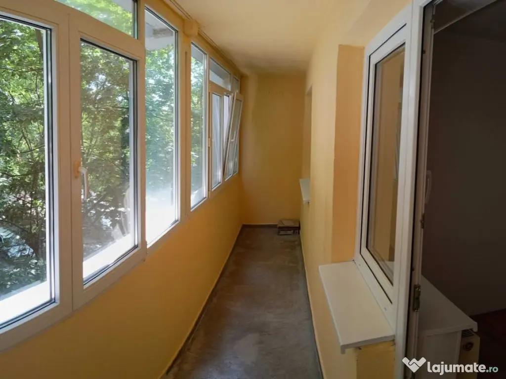 Apartament de vanzare 3 camere et. 2/10 Soseaua Giurgiulu... 