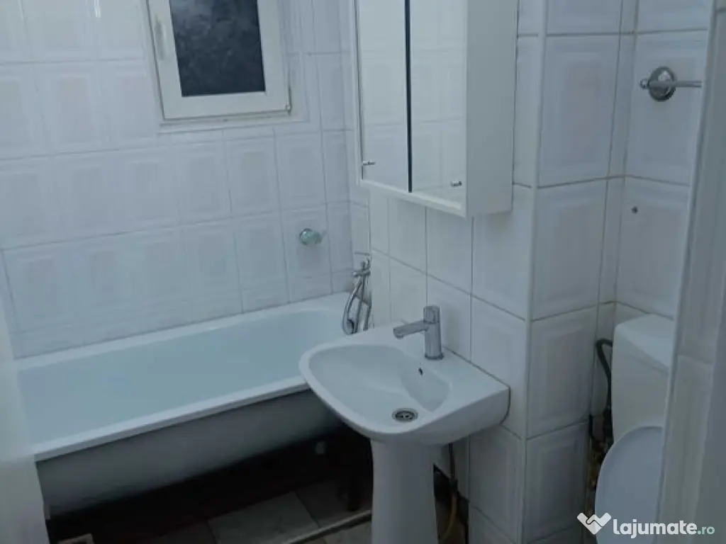 Apartament de vanzare 3 camere et. 2/10 Soseaua Giurgiulu... 