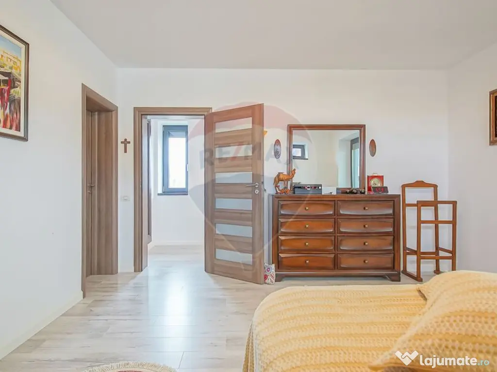 Casă premium cu 270 mp utili, 7 camere ,curte generoasă... 