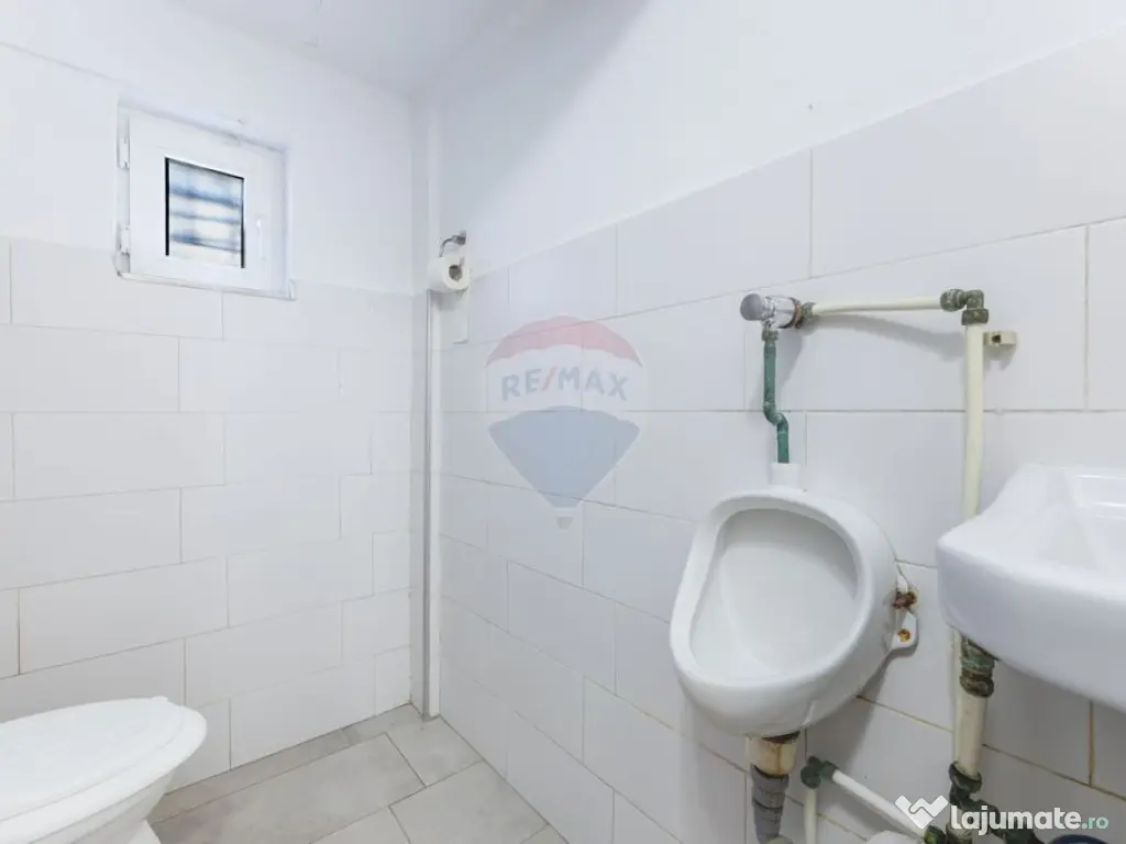 Spațiu comercial de închiriat cu terasa în zona Fortun... 