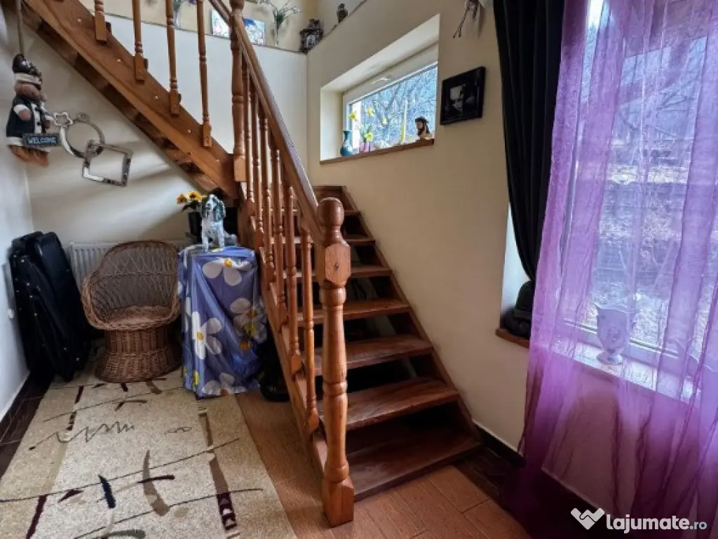 Casă, Bistrița, 1000 mp teren. Preț 590 eur/ lună 