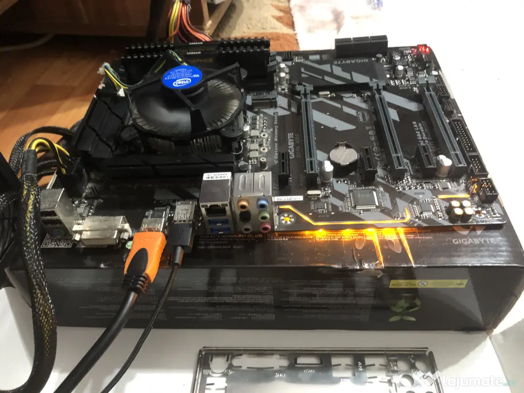i3 8100, 16GB RAM, MB Gigabyte Z370, Sursa 700 W, Cooler CPU Zalman 
