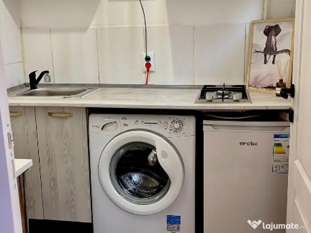 închiriez garsoniera pe1,5 ani 