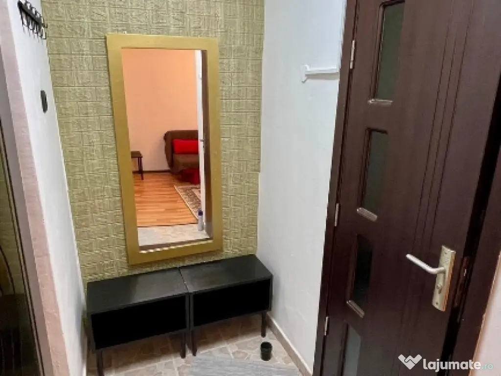 închiriez garsoniera pe1,5 ani 