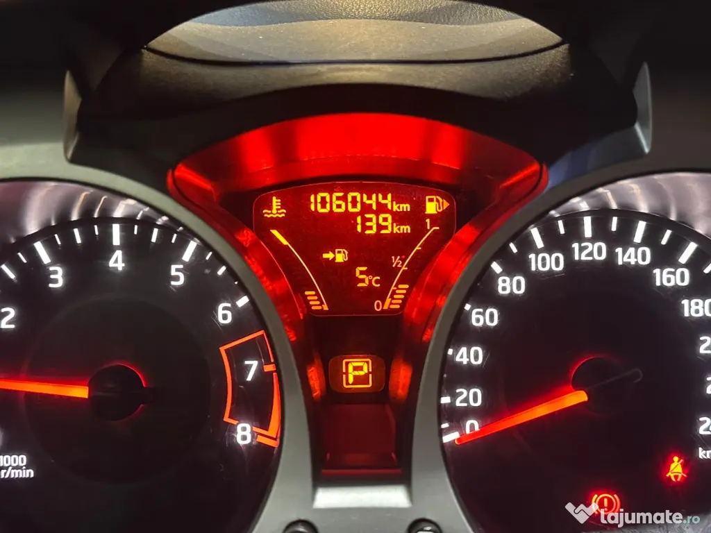 Nissan Juke N-Connecta Two-Tone / Contrast Roof 