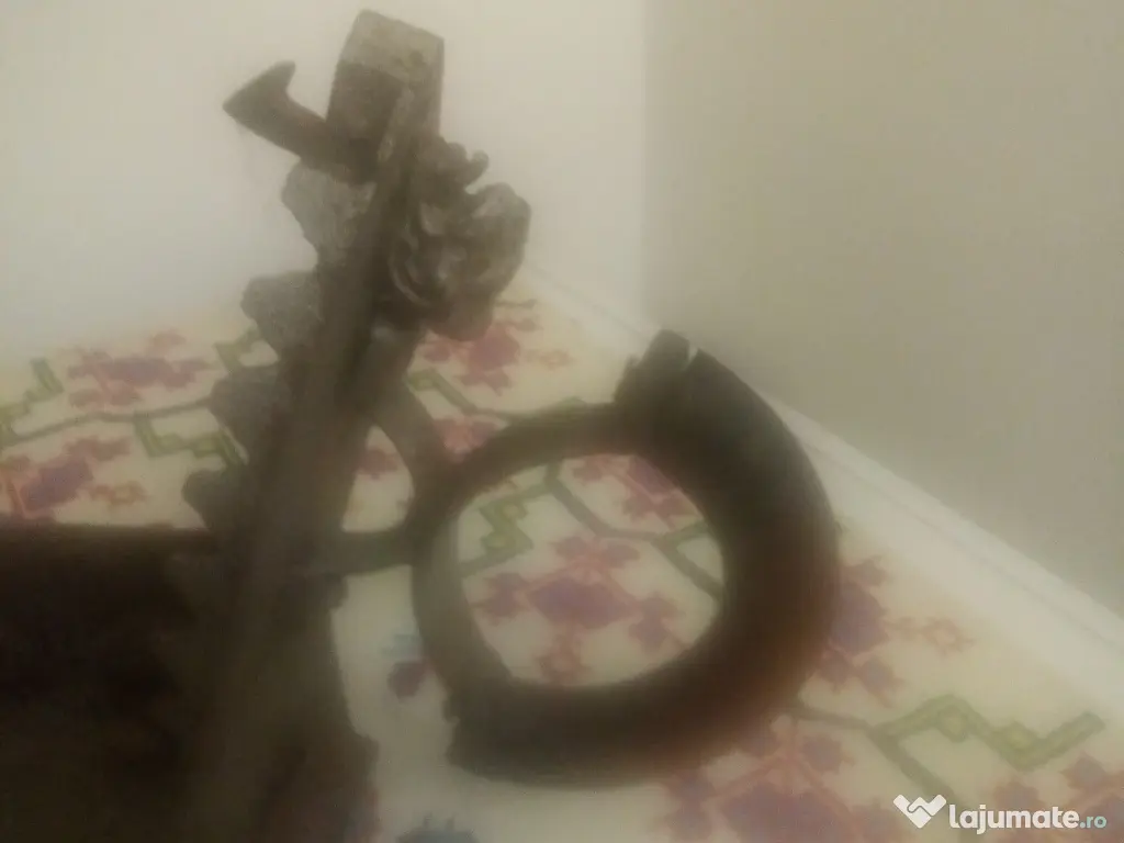 Fier de călcat cu cărbune