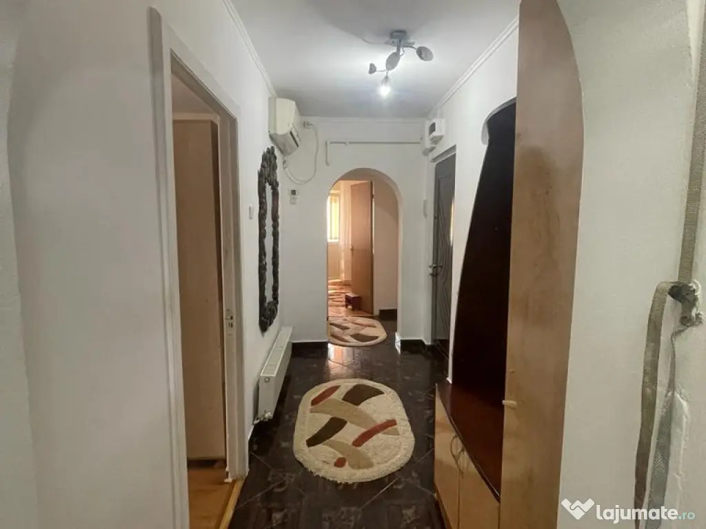 inchiriez apartament 3 camere Gaesti/Dambovita