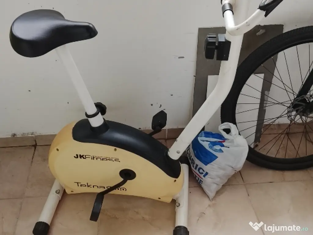 Bicicleta fitness.