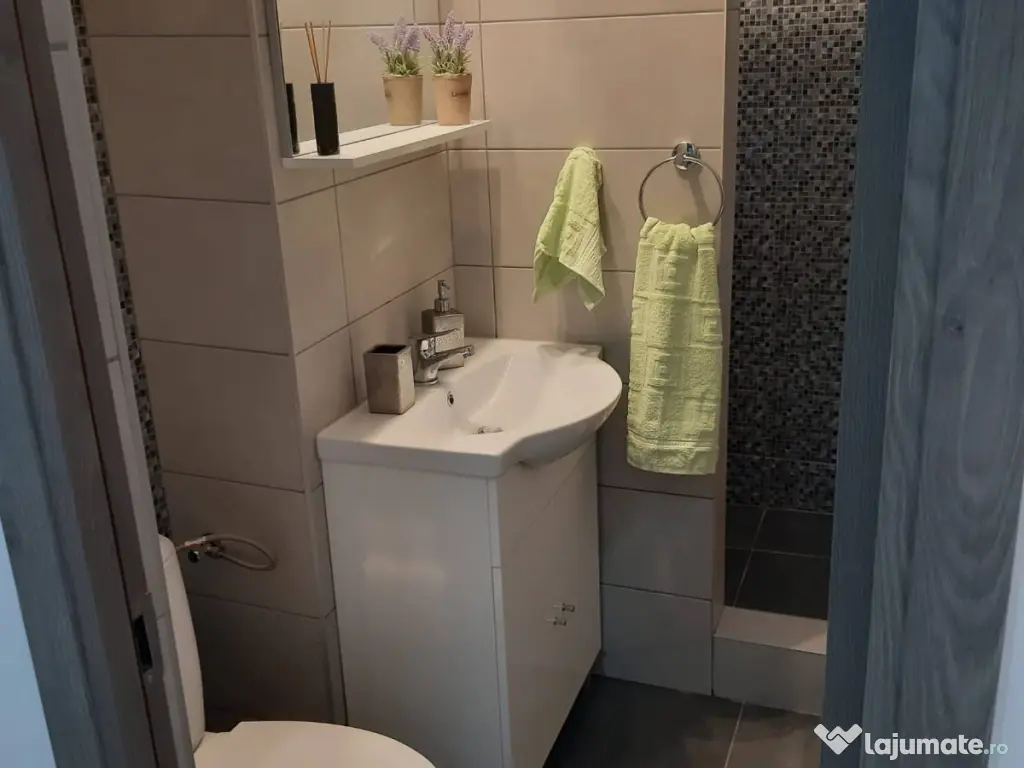 Apartament spațios 3 camere, zona centrala , Poli 2