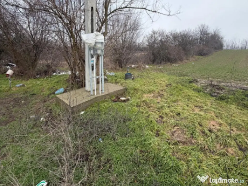 Teren de 6700mp, la intrarea in Filiasi ,la 50m de str. Raco