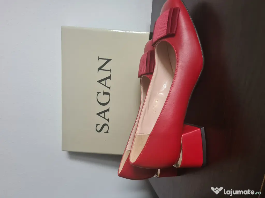 Pantofi noi din piele naturală 