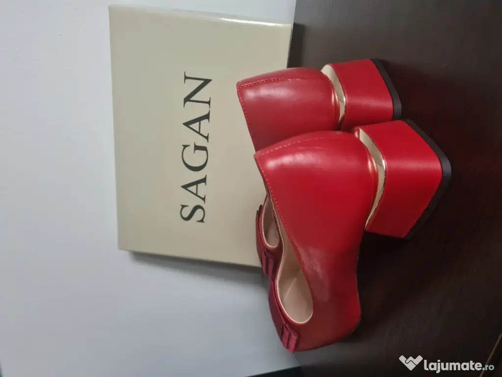 Pantofi noi din piele naturală 