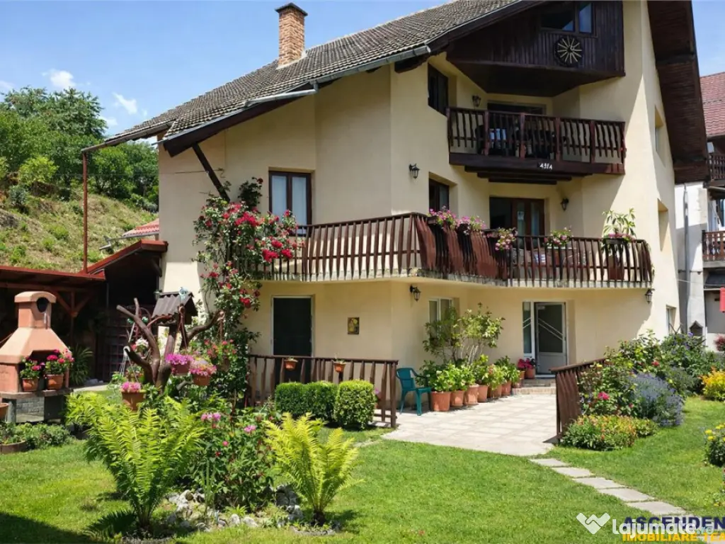 FILM! Moieciu de Jos, Bran, pensiune in conditii apreciabil 