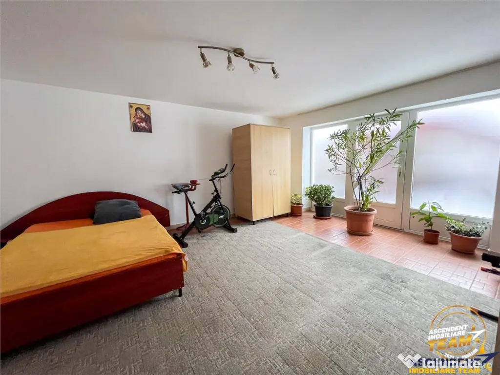 FILM! Moieciu de Jos, Bran, pensiune in conditii apreciabil 