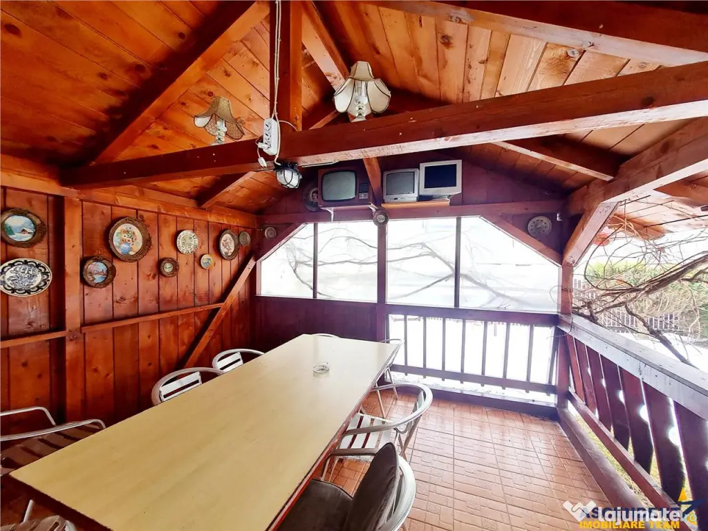 FILM! Moieciu de Jos, Bran, pensiune in conditii apreciabil 