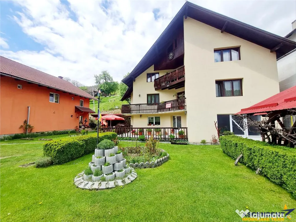 FILM! Moieciu de Jos, Bran, pensiune in conditii apreciabil 