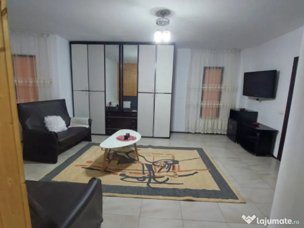 Casă de închiriat | 3 Dormitoare | Pet Friendly | Miroslav