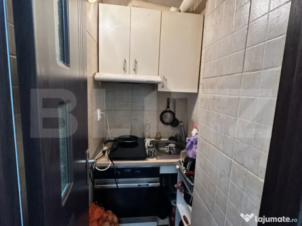 Garsoniera, 28 mp, Calea Bucuresti, zona Rotonda 