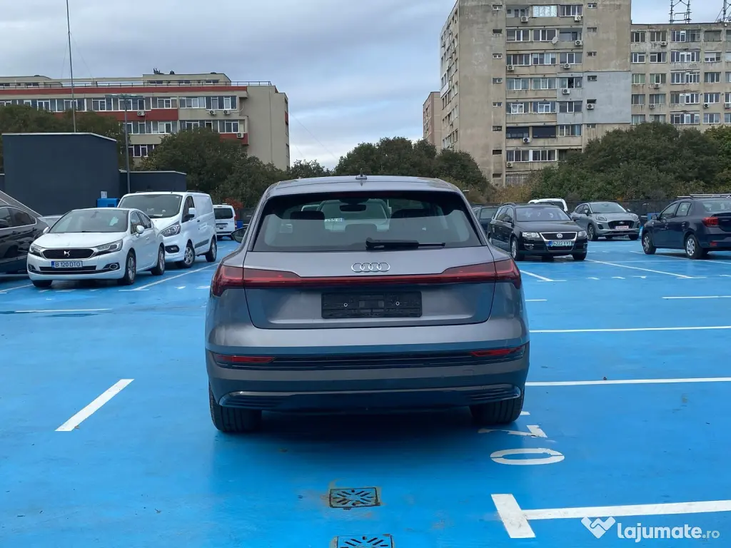 Audi E-tron 50 - 2020/11 Full Electric 