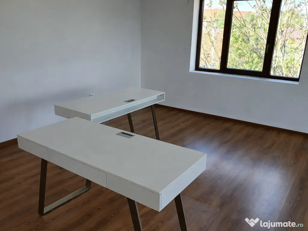 Masă/birou cu blat mare, 3 sertare, stare foarte bună (stoc 2 buc.) 