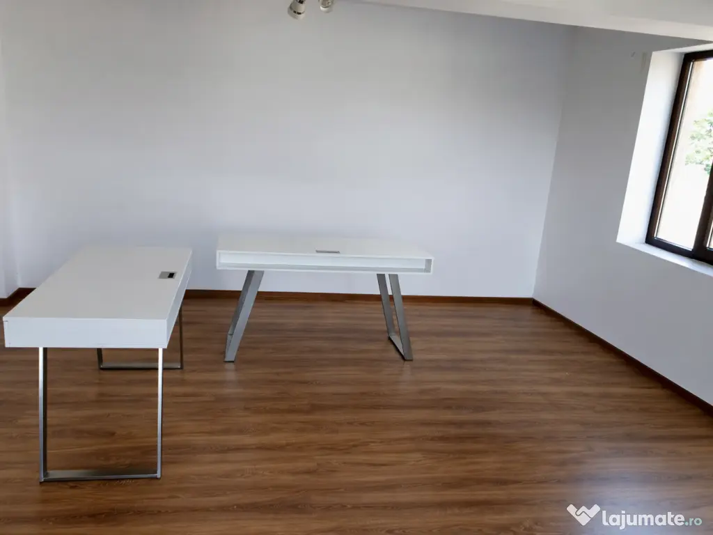 Masă/birou cu blat mare, 3 sertare, stare foarte bună (stoc 2 buc.) 