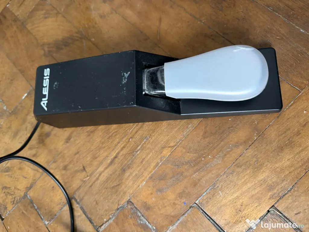 Vând pian digital Casio CDP-S100, în stare perfectă, folosit rar 