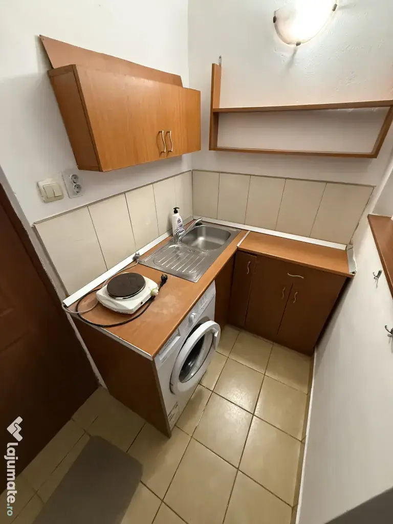 Inchiriez Garsoniera 22 mp (vis a vis de centrul comercial EURO) 