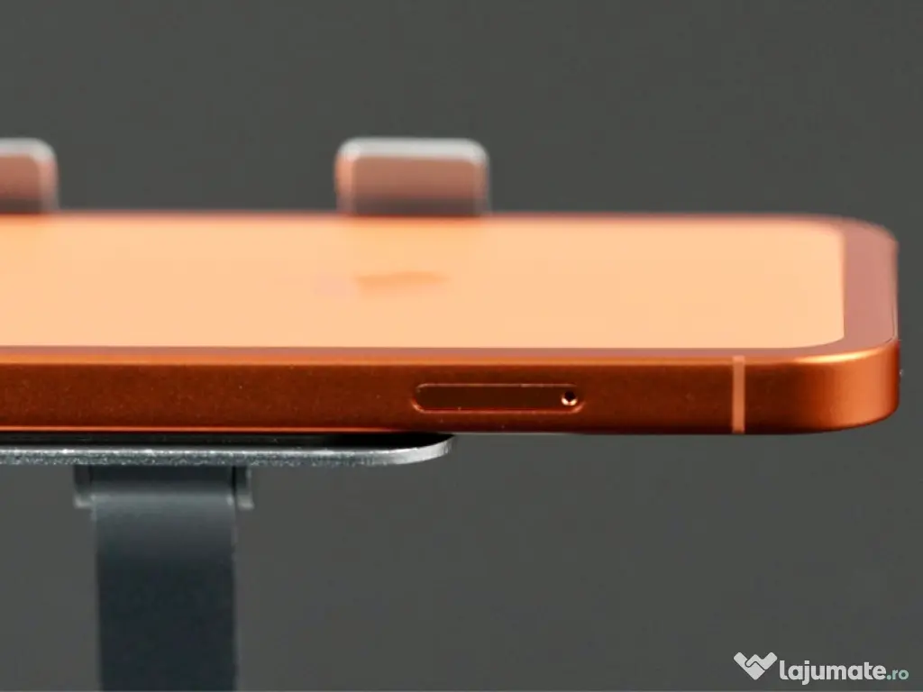 iPhone XR Unicat 64GB Unlocked BH 91%