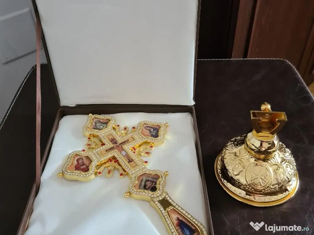 Cruce Metal Binecuvantare,cu Postament pentru Masa Altarului Relief 3 D