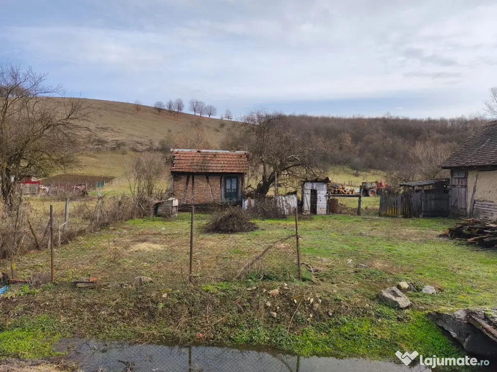 Teren în Julița, zonă centrală 